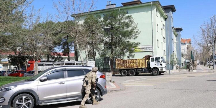 Pucnjava u Turskoj školi: Maloletnik ranio 16 ljudi pa sebi presudio