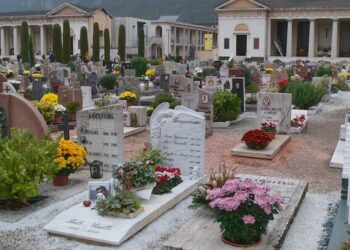 Austrijska groblja pod opsadom: Nestaju zubi i vilice pokojnika