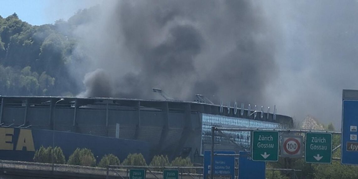 Stadion u Švajcarskoj pod dimom, vatrogasci hitno reagovali