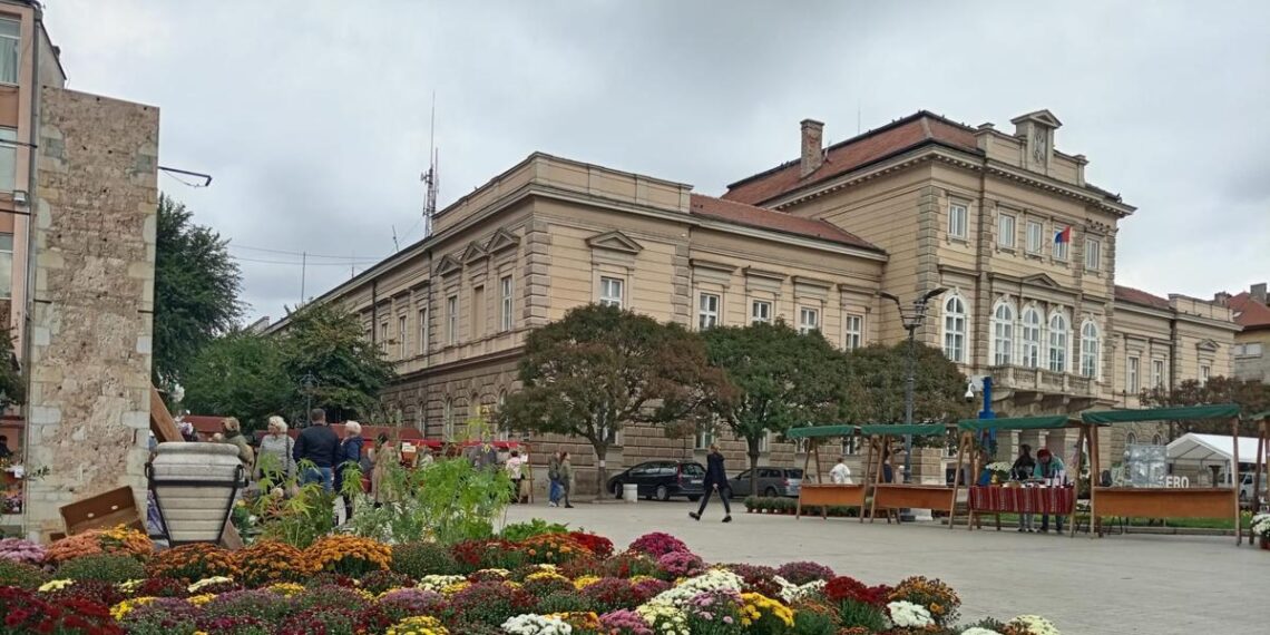 Rekordna ulaganja države: Lokalne samouprave dobijaju 463 miliona dinara