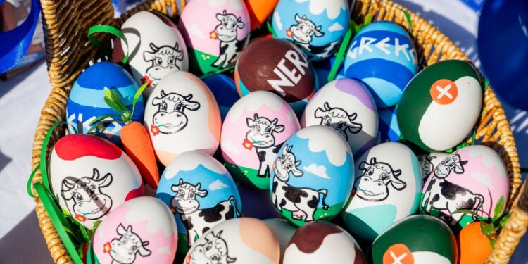 Uskrs uz „Moja Kravica“ paketiće za decu bez roditeljskog staranja