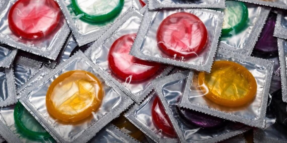 Rusi panično razgrabili kondome — sa skladišta nestala sva uvozna pakovanja