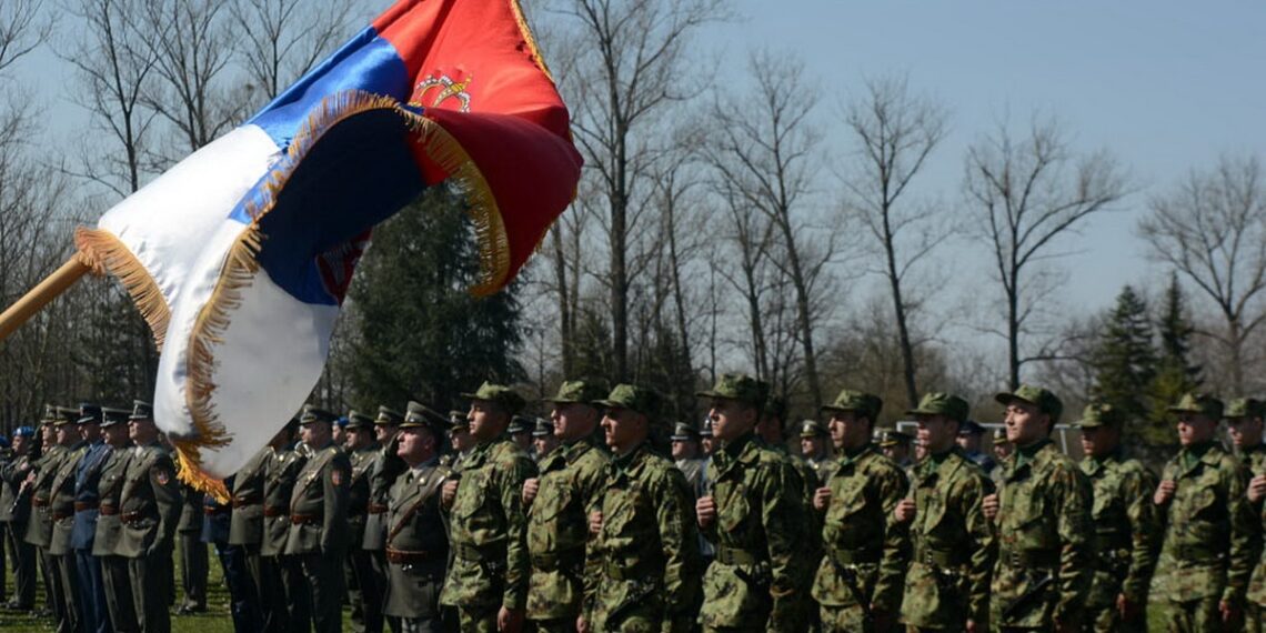 Vojska Srbije privukla veliki broj građana na sajmu zapošljavanja u Leskovcu
