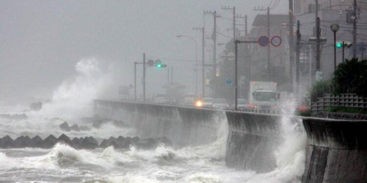 Zemljotres 7,7 pogodio Japan: Cunami preti nuklearnim elektranama