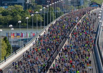 Maratonac u Beču pao pred cilj pa ugrizao policajku