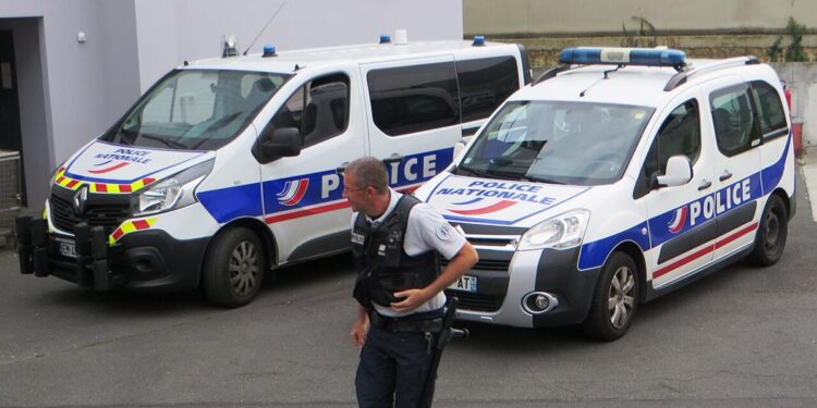 Francuski grad paralisan zbog bombe: Evakuisane hiljade građana