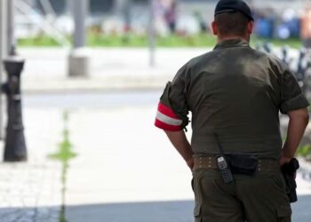 Skandal u bečkoj kasarni: Podoficir pozivao žene na se*s tokom smene