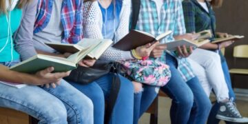 Cela Srbija u isto vreme čita: Đaci pokreću najveći humanitarni sajam knjiga