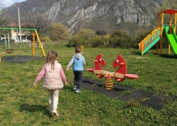 Austrijski dečji parkovi nisu bezbedni: deca pronašla oružje