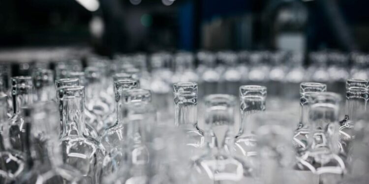 Paraćin ponovo postaje centar stakla: Predsednik Srbije otvara ključni pogon