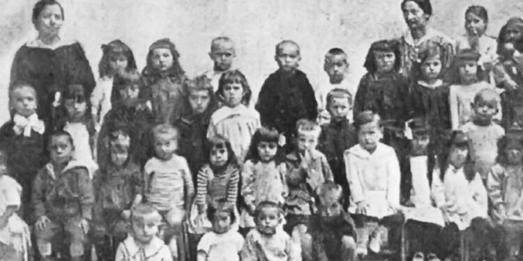 Korzika prigrlila srpske majke i decu: Nova knjiga prof. Radovanovića dira u srce