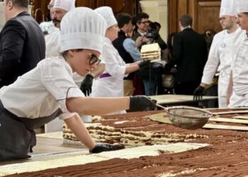 Rekord koji miriše na kafu: Tiramisu od 440 metara pomerio svetski rekord