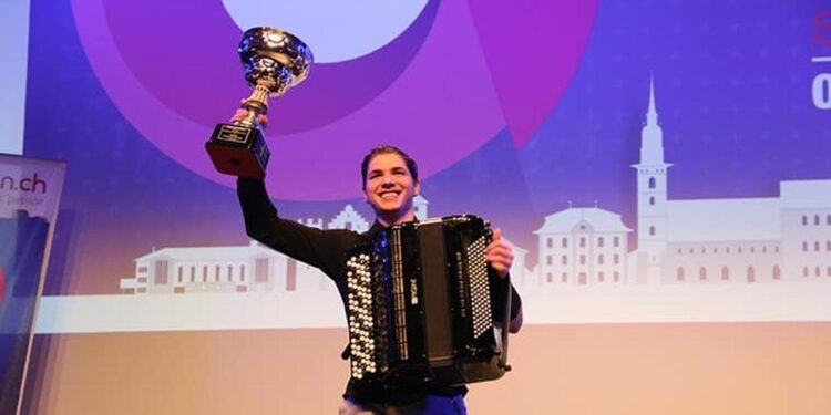 Mladi srpski harmonikaš osvojio Švajcarsku i stigao do svetskog zlata