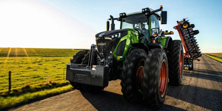 Veliki preokret u agraru: 30.000 mašina i 800 traktora stiže na srpske njive