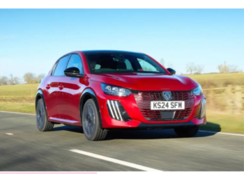 Požar zbog kiše: Masovni opoziv Peugeota, Fiata i Jeepa, preko 700.000 automobila širom sveta
