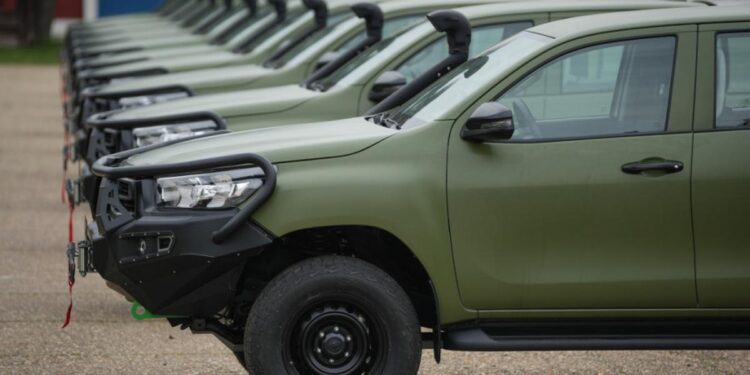 Vojska Srbije dobija 100 modernih terenskih vozila za brže dejstvo