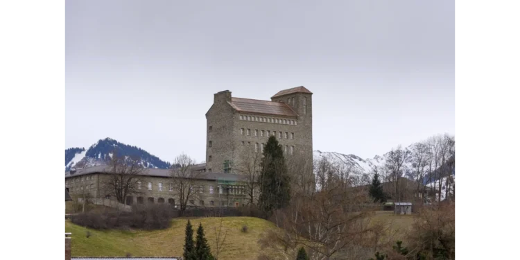 Nemačka ulaže 320 miliona evra u bivši nacistički centar i drži ga pod ključem