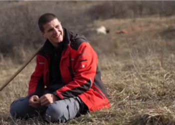 Student FTN-a (21) radi kao pastir nomad, spava u šatoru i čuva 300 ovaca na Fruškoj gori!