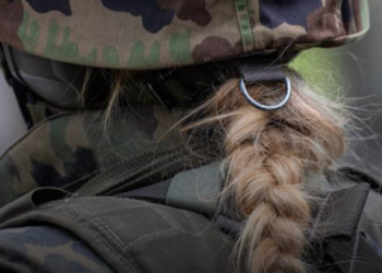 Seksualno uznemiravanje pijanih žena u uniformi: Rasulo u Švajcarskoj vojsci