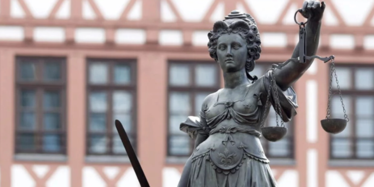 Frankfurt na Majni: Lokalni političar uhapšen u sudnici zbog pritiska na svedoke