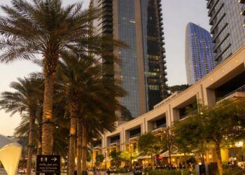 Masovni beg bogataša iz Dubaija: Iranski udari poljuljali „sigurnu oazu“ Bliskog istoka