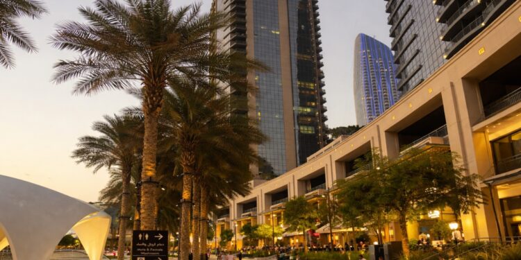 Masovni beg bogataša iz Dubaija: Iranski udari poljuljali „sigurnu oazu“ Bliskog istoka