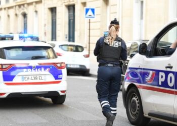Pucnjava u Nici: Napadač se dovezao trotinetom ubio dve osobe, a više ranio