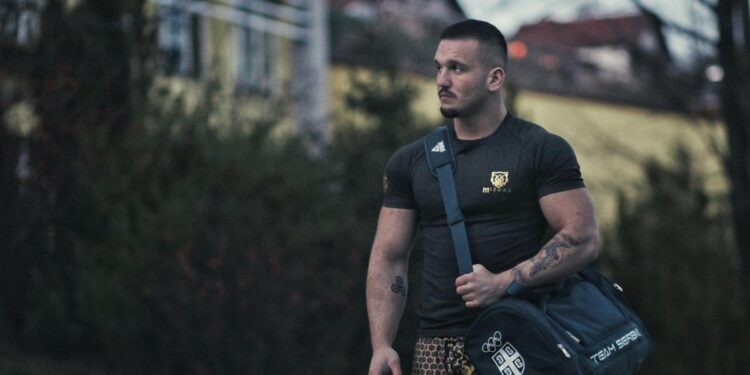 Mladi influencer iz Srbije zaludeo region: Evo zašto ga prati više od 100.000 ljudi