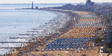 Italijansko letovalište uvodi stroga pravila: Plaže bez dima i pasa
