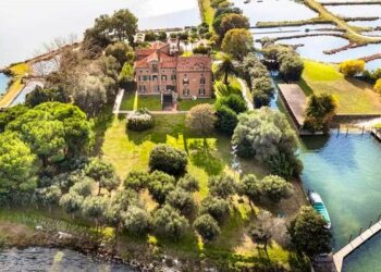 Swarovski ostrvo na prodaju: 23,7 miliona evra za privatni raj kod Venecije!