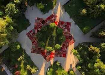 Zvezda od ćilima je rođena: Beograd na jedan dan postao kosmička mapa Balkana