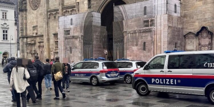 Drama u centru Beča: Muškarac se polio benzinom i zapalio