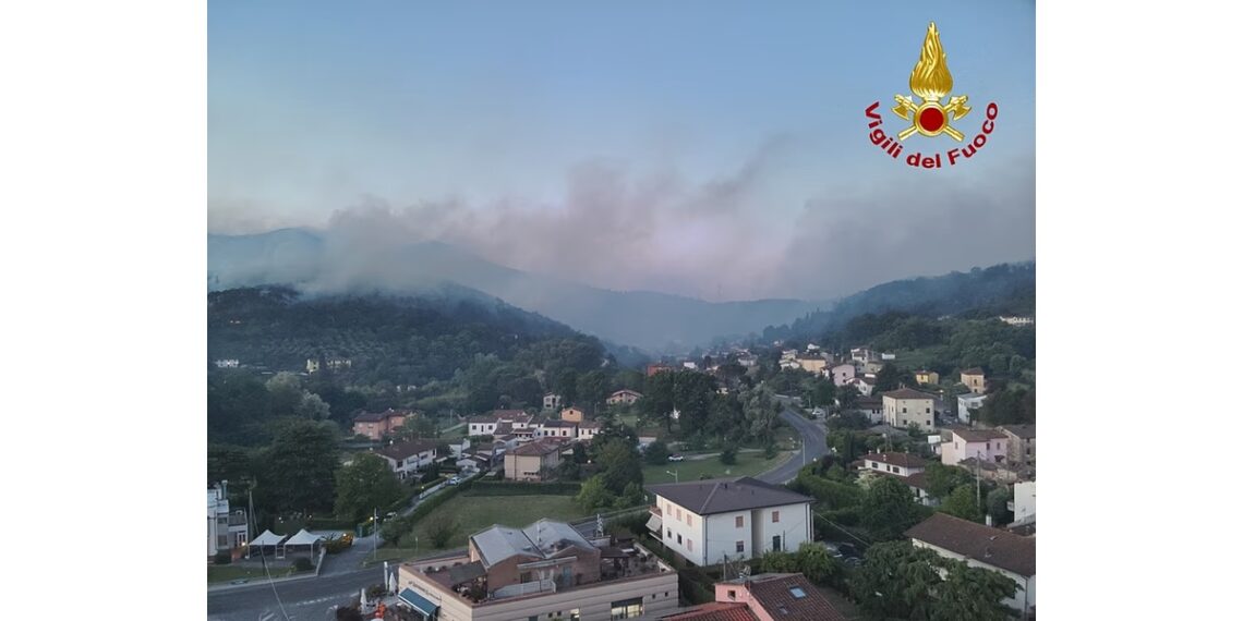 Italija – Požar zahvatio više sela: 3500 ljudi evakuisano