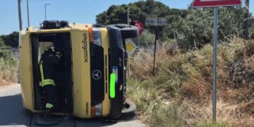 Italija: Prevrnuo se autobus pun đaka, dvoje dece teško povređeno