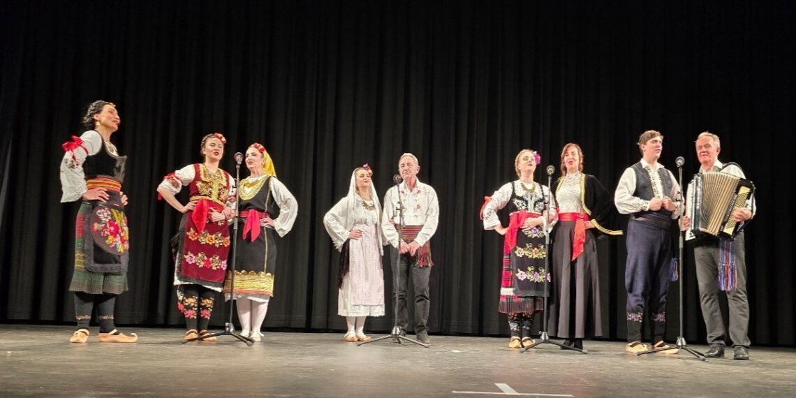 Folklor i pesma u Pragu obeležili deceniju udruženja „Radost“