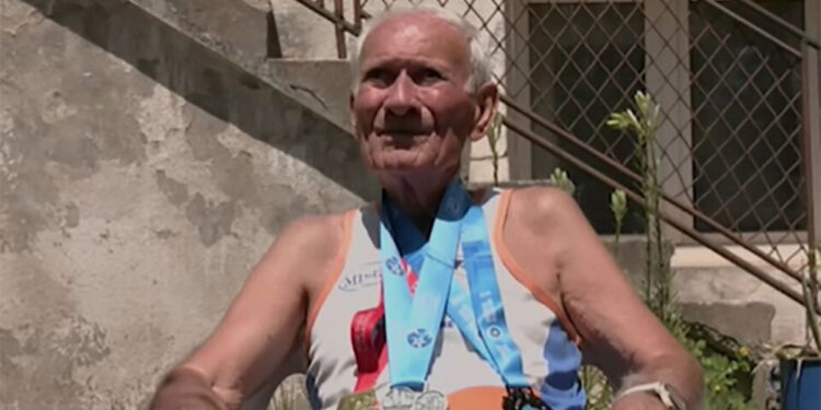 DOKTOR OD 83 GODINE NE STAJE: Posle 141 maratona sprema novi veliki izazov