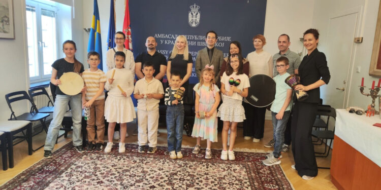 Mladi čuvari srpskog jezika okupili se pod krovom Ambasade Srbije u Švedskoj