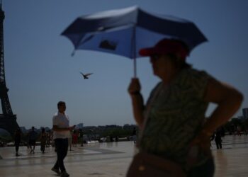 Vrućina paralisala Francusku: Zatvoreno 845 škola zbog ekstremnih temperatura