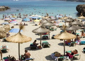 Kupala se u plićaku, a onda je usledio bolan napad: Turistkinja iz Berlina doživela šok na plaži Majorke