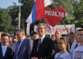 Švedski javni servis piše o Vučićevoj ostavci, ali zaboravlja ključnu sliku iz Beograda: 207.000 ljudi na skupu podrške
