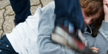 Maloletnici divljali u Švajcarskoj: Pretukli 14-godišnjaka i pretili mu mačetom, 11 uhapšenih