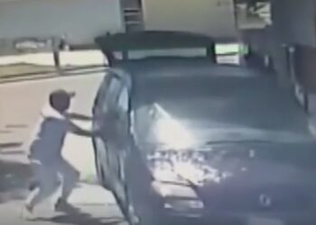Horor u Italiji: Pakistanci zapalili četvoricu radnika u automobilu!