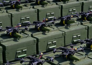 Srpska namenska industrija u Parizu: Veliko interesovanje za dronove i municiju