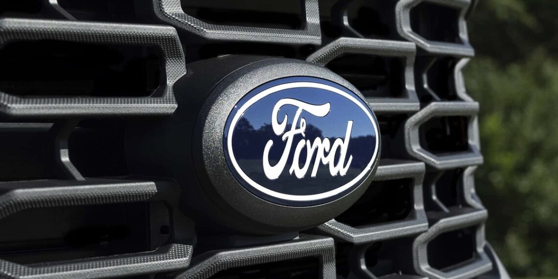 Ford hitno povlači preko 250.000 automobila: Motor se gasi usred vožnje!