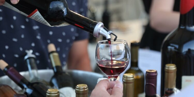Više od 100 vinarija na jednom mestu: Počeo „Interfest“ u Novom Sadu