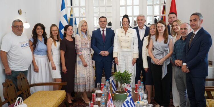 Kampovi za decu iz dijaspore predstavljeni srpskoj zajednici u Solunu
