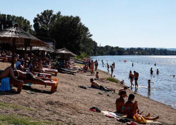 Otkrijte Srebrno jezero: Spoj istorije, avanture i odmora