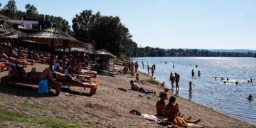 Otkrijte Srebrno jezero: Spoj istorije, avanture i odmora