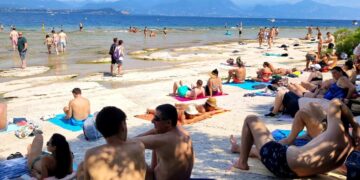 Italija zabranila fudbal na plaži: Na jezeru Garda uvodi se red među turistima