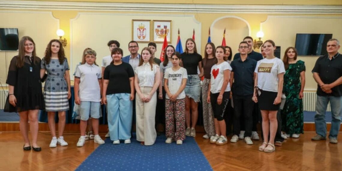 Kikinda nagradila učenike generacije iz svih osnovnih i srednjih škola